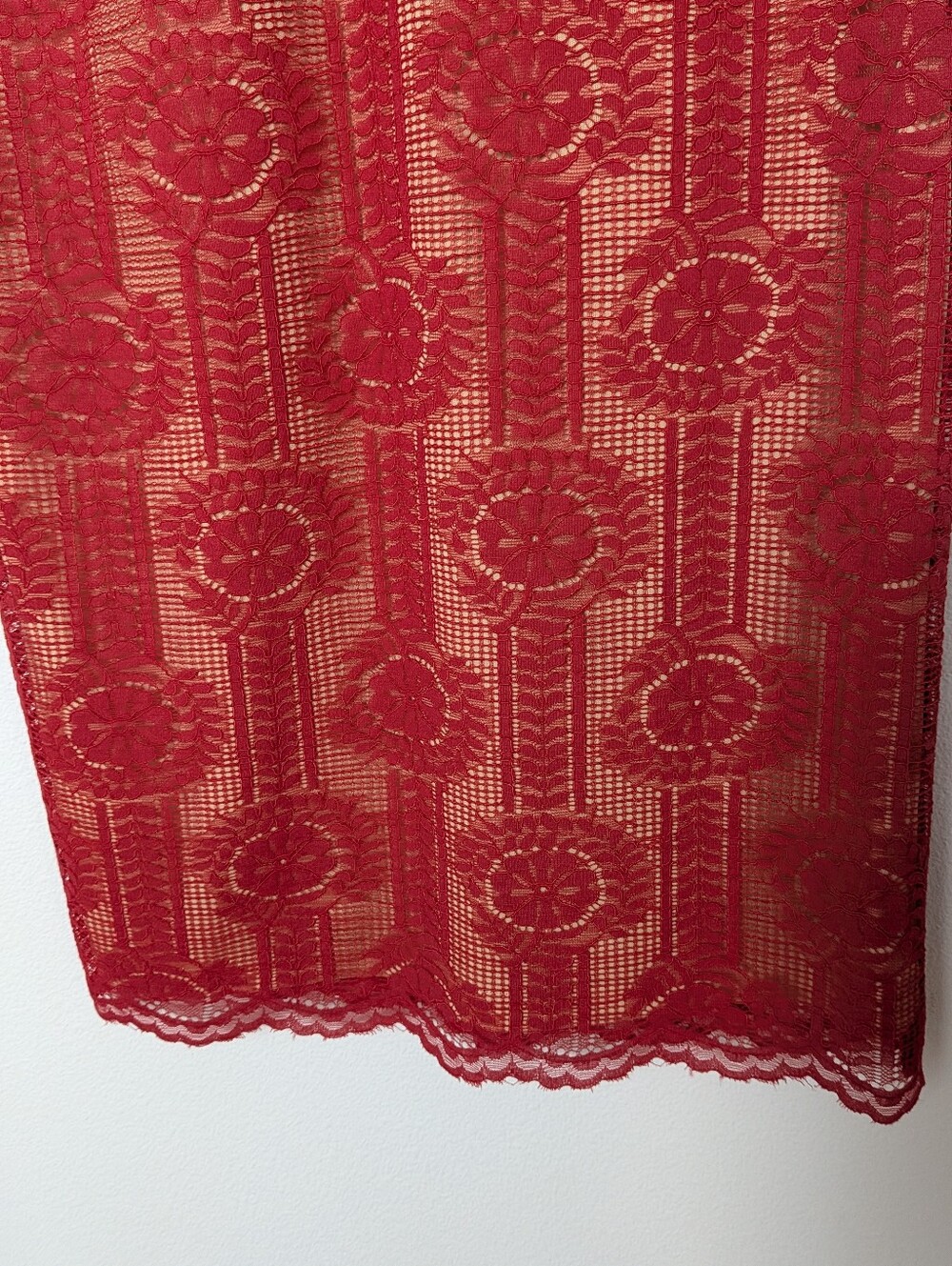 Lulus Avianna Red and Nude Lace Bodycon Mini Strap Dress Size Medium Sexy EUC - Picture 9 of 16